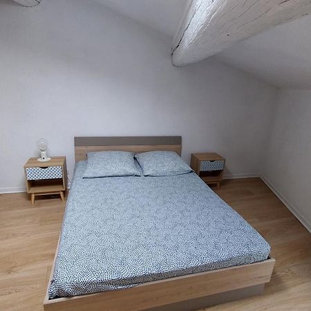 Charmante Maison Au Village Груисан Екстериор снимка